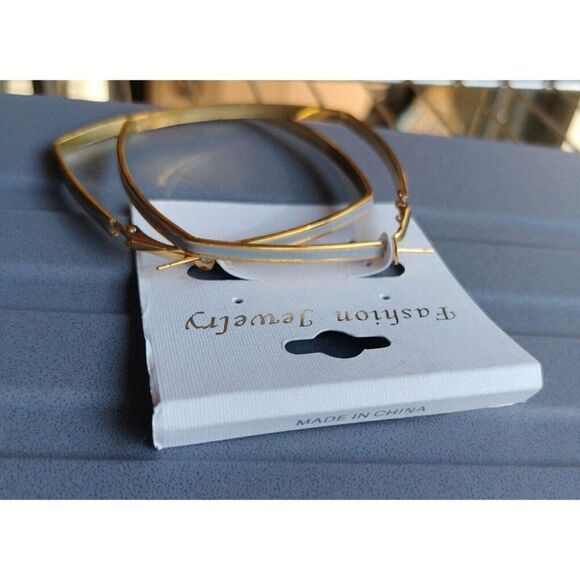 Hoop Earrings Gold Tone Fashion Jewelry Eggshell White Lightweight Career Square - Picture 15 of 15